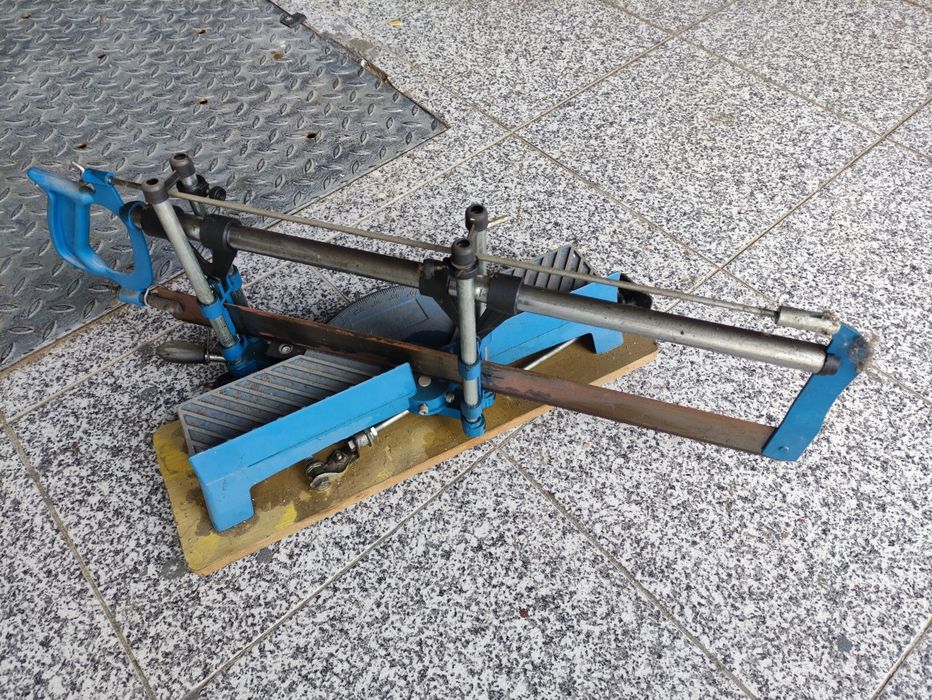 Serra de esquadria dupla