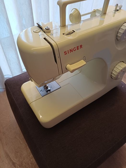Máquina de costura eletrica Singer 8280