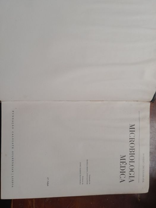 Livro  Microbiologia  Médica