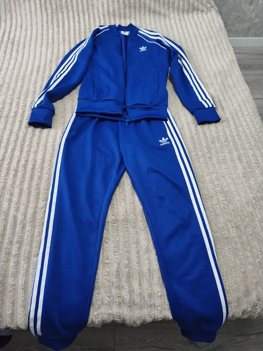 Продам оригінальний чоловічий спортивний костюм adidas.