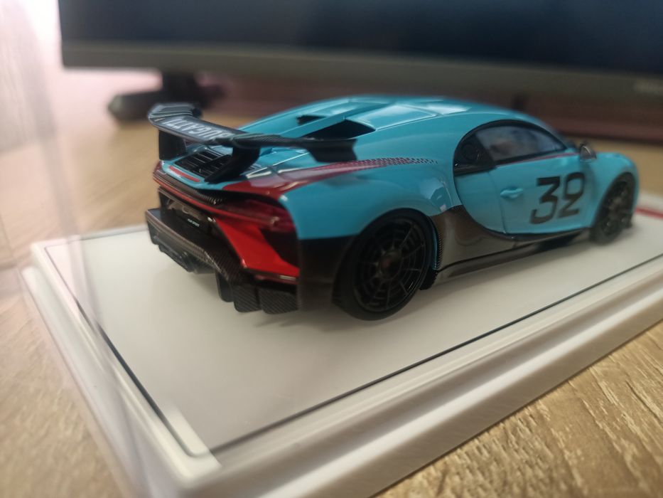 Модель 1/43 Bugatti Chiron. / Бугатті .