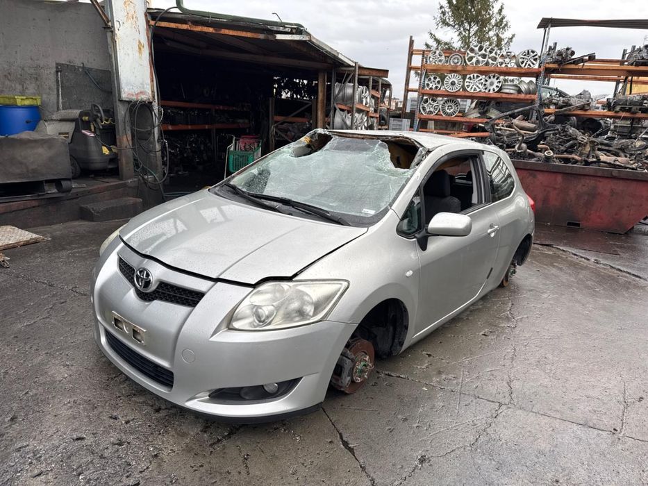 Calíper De Freio Traseiro Direito Toyota Auris