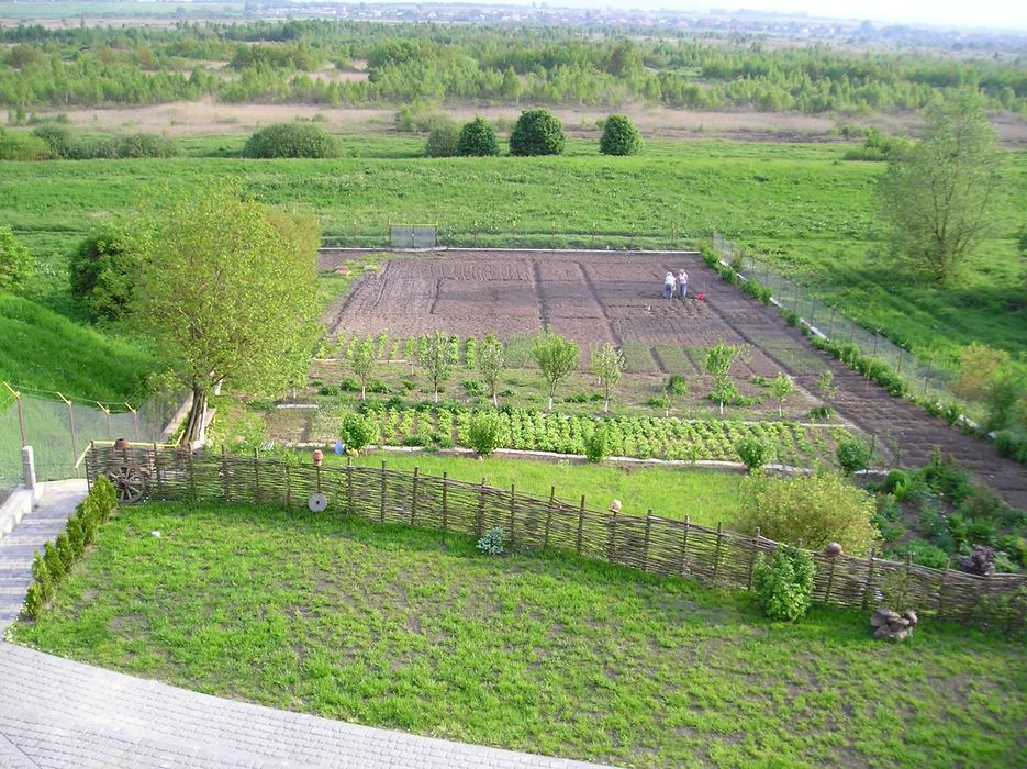 Будинок 3-х поверховий Запитів Львівська область