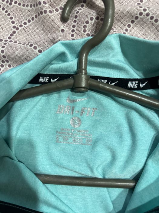 женский пуловер Nike Dri-FIT с молнией