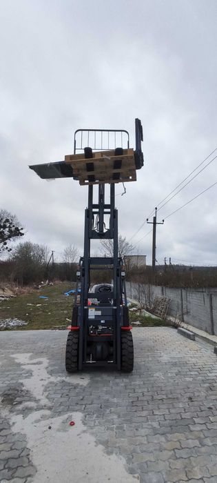 Навантажувач вилковий погрузчик