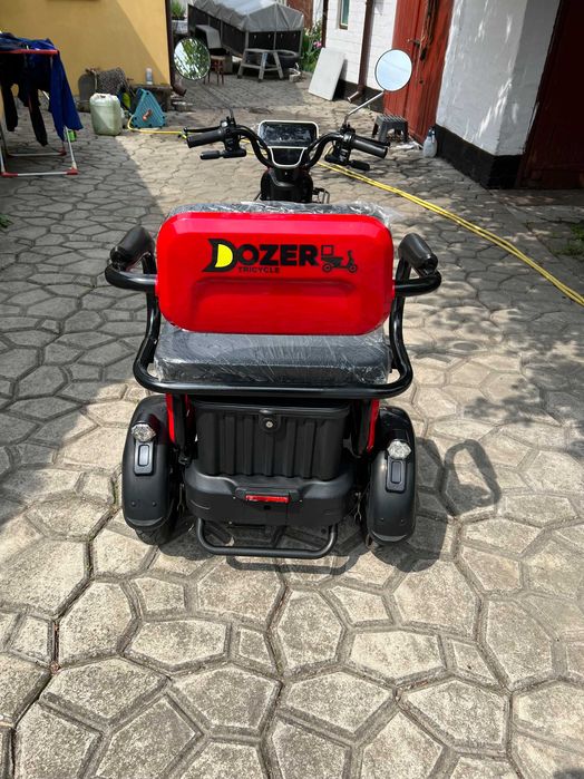 Електротрицикл Dozer