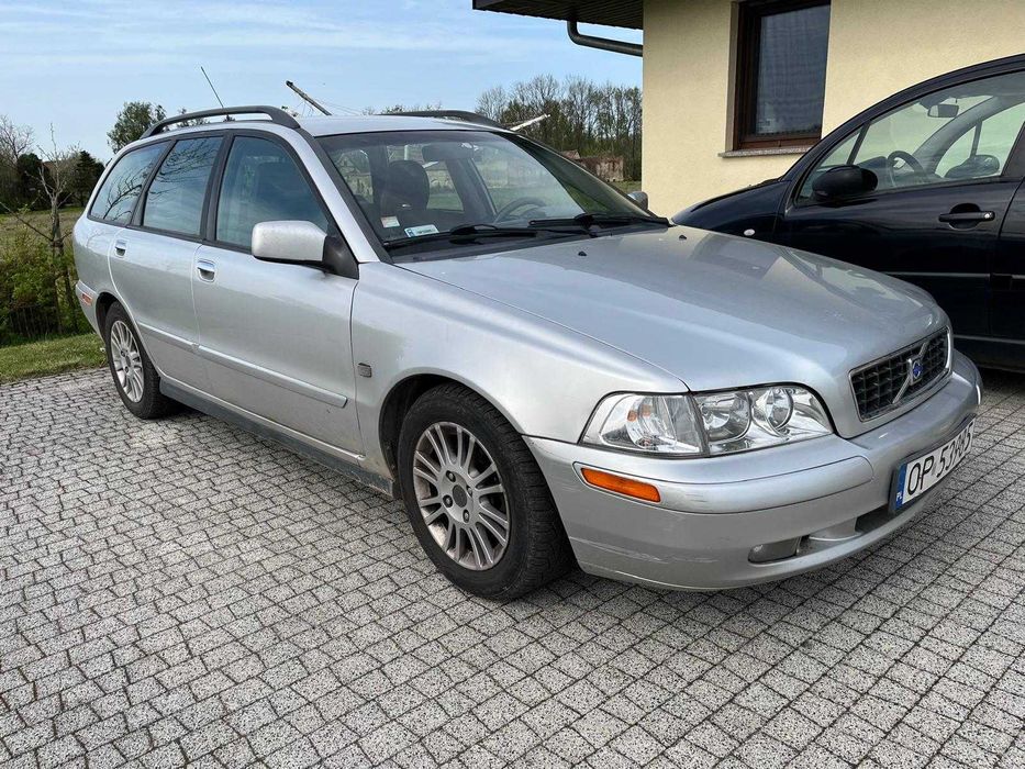 Samochód Volvo V40 2003r