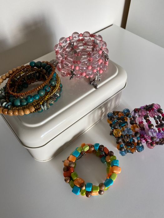 Bijuteria VÁRIAS de  1€ a 5€ cada peça