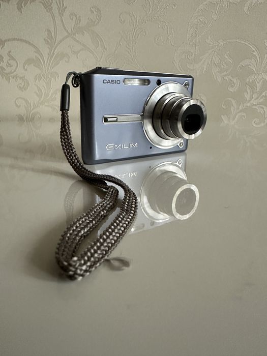 Фотоапарат Casio Exilim EX-S600