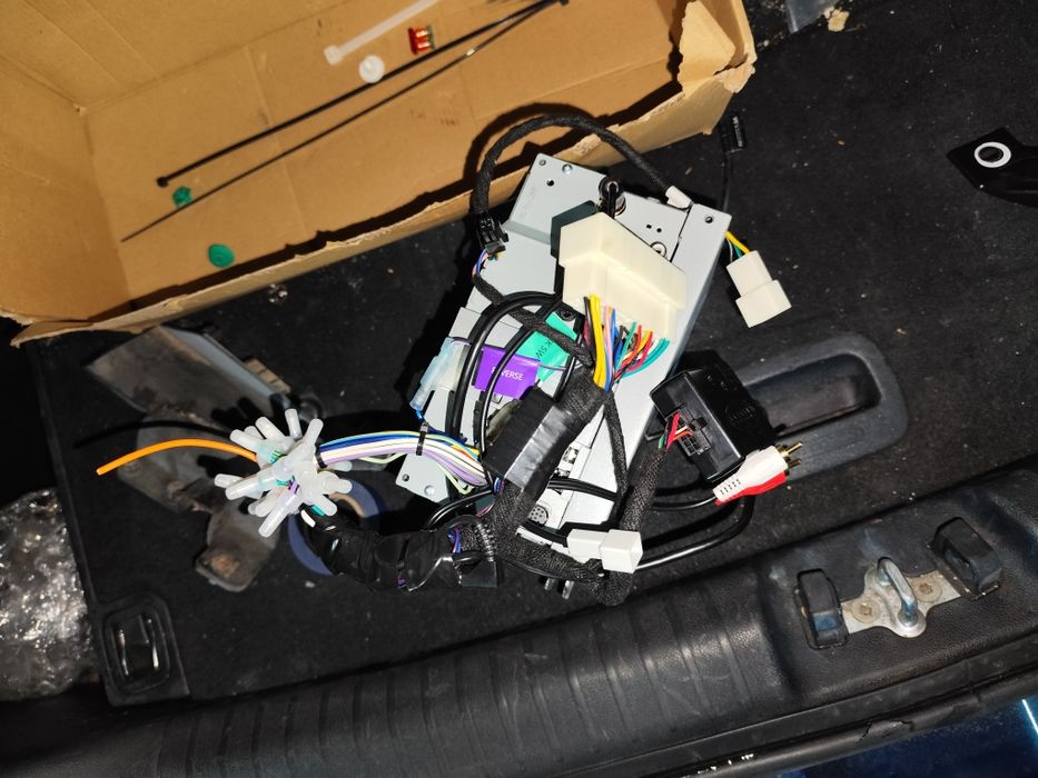 Kenwood DDX276BT 6,2-дюймовый автомобильный DVD-монитор с Bluetooth и