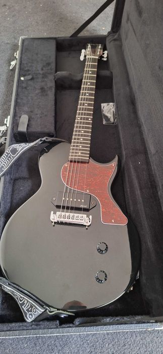 Harley Benton SC-Junior Preta
Série Vintage