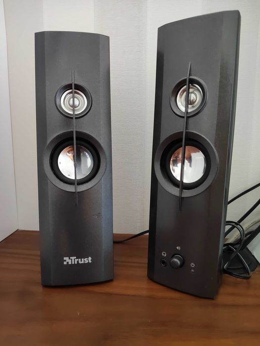 Monitor LG 19" + webcam 1080p+Teclado Microsoft+ colunas