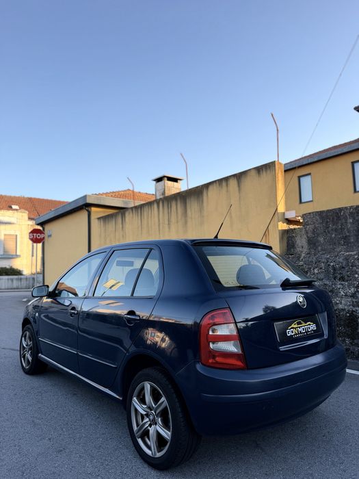 SKODA FABIA 1.4 GASOLINA | 5 PORTAS | 5 LUGARES
