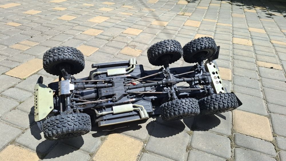 Продам  traxxas trx-6 mercedes g63  tamiya hpi himoto kyosho losi