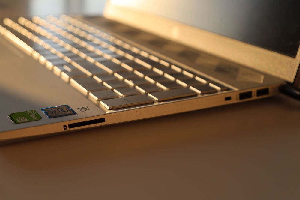 HP Pavilion 15" | Intel Core i5-8250U | 16GB RAM | SSD 256GB | NVIDIA GeForce MX130