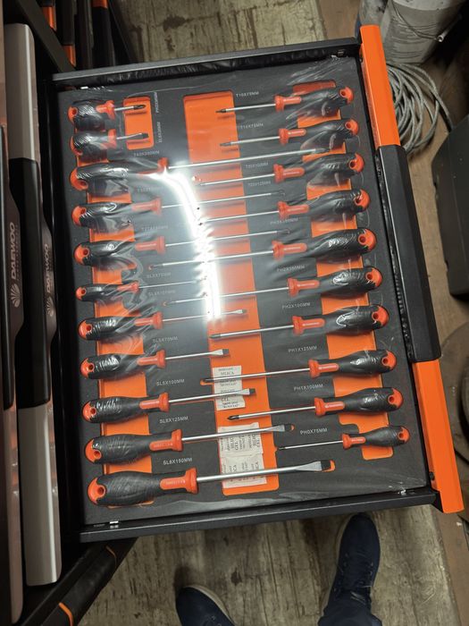 Carrinho de ferramentas 267 peças