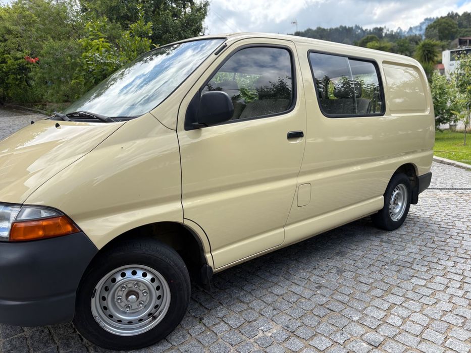 Carrinha Toyota Hiace 1996 - Muito estimada