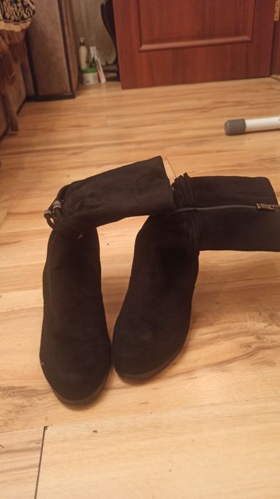 Продам жіночі ботінки
