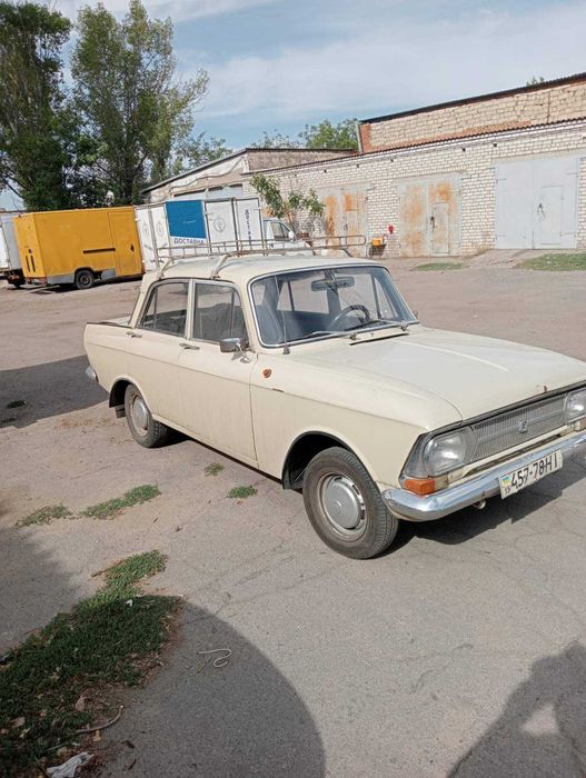 Москвич ИЖ переходная модель с 408 на  412, 1974г с квадратными фарами