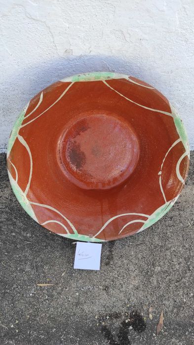 Alguidar de barro antigo