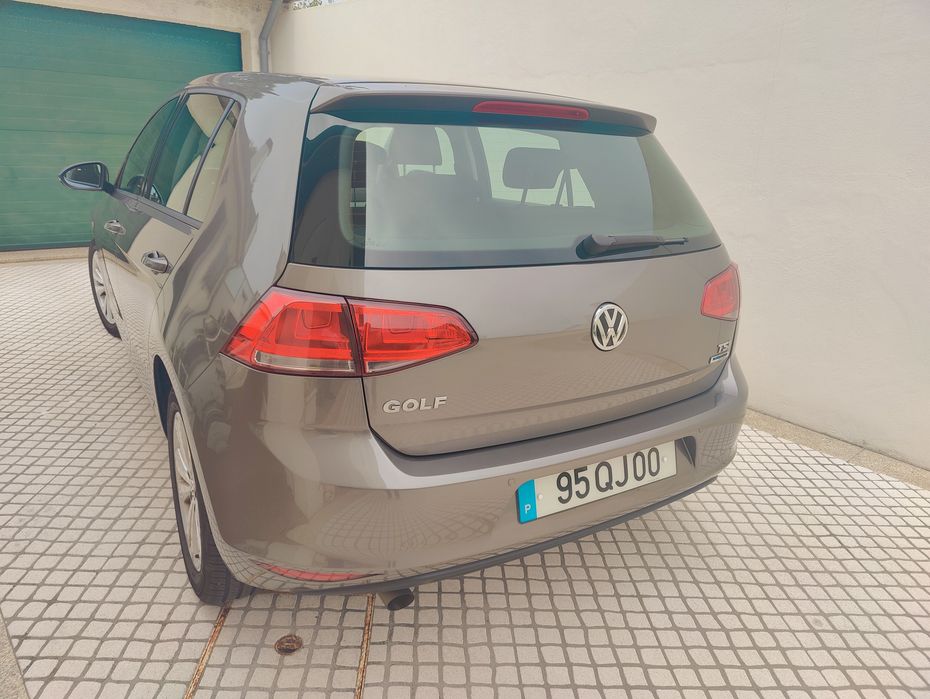 VOLKSWAGEN GOLF VII 1.2 TSI Confortline (Gasolina  2015)