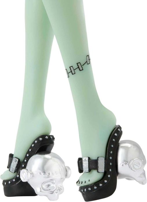 Лялька Монстер Хай Венздей Аддамс у шкільній формі Monster High X Wednesday Addams Doll HXJ04 Mattel Оригінал