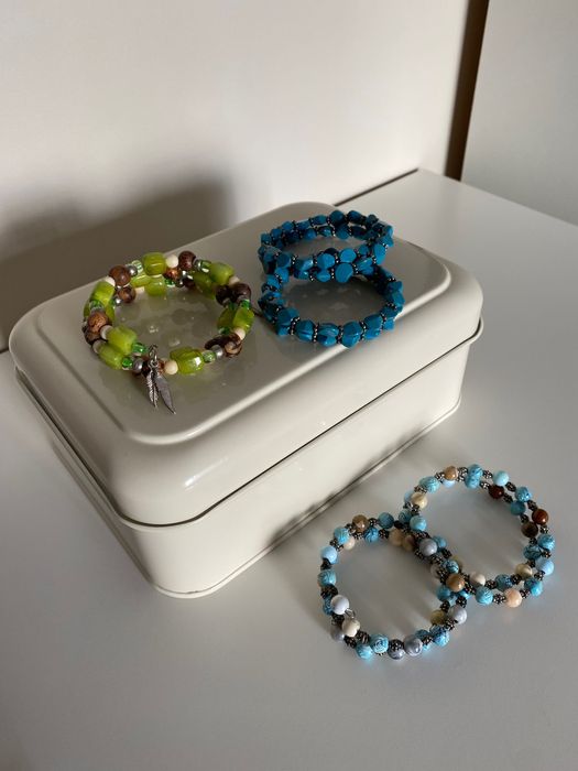 Bijuteria VÁRIAS de  1€ a 5€ cada peça