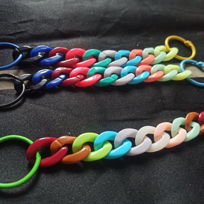 Цепочки  для кроксів брелочки  пухнастики дитячі crocs jibbitz