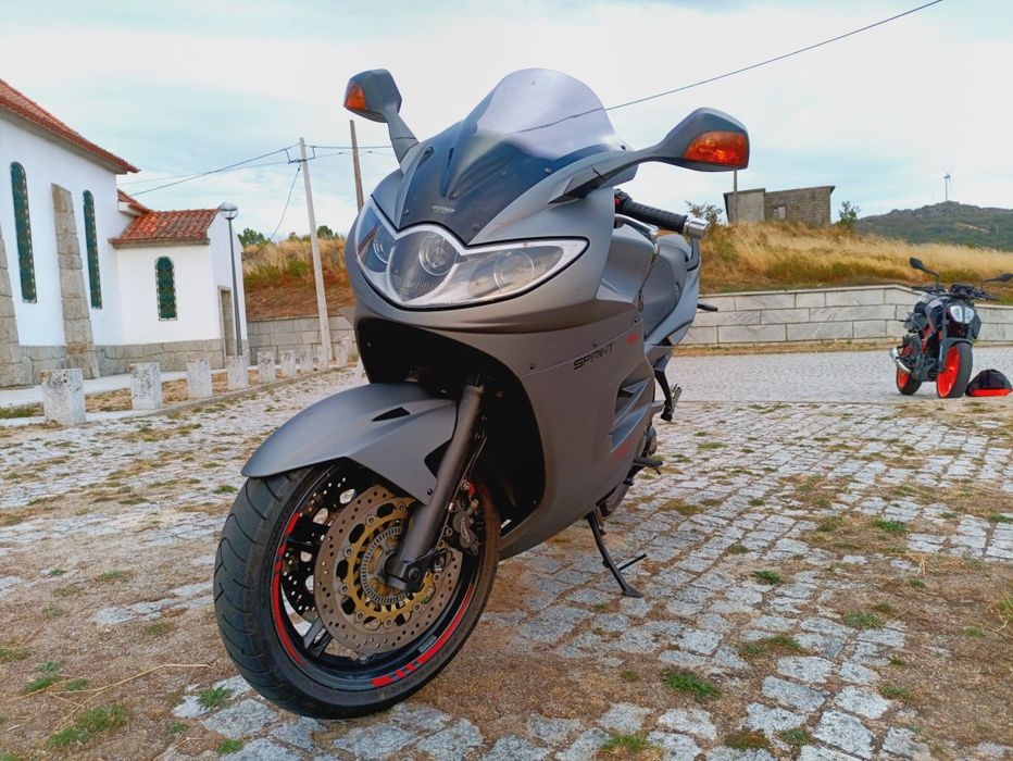 Triumph Sprint ST 1050