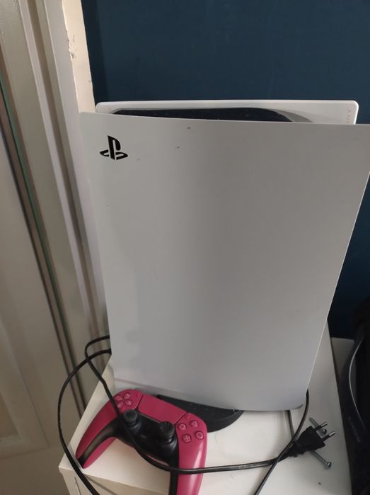 Konsola PlayStation 5 1 TB stan bardzo dobry