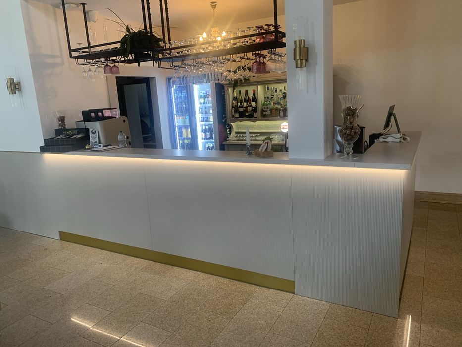 Bar lada 390x115 restauracja piekny lamel polecam