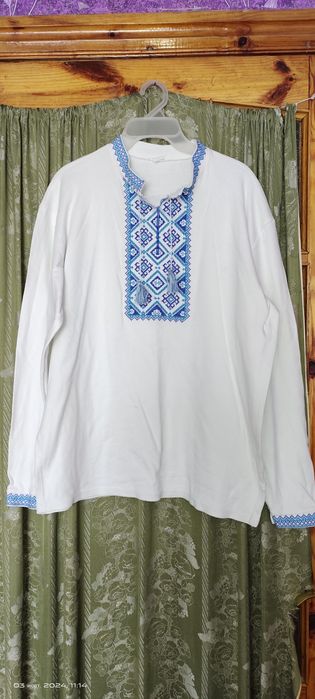 Вишиванка жіноча і чоловіча