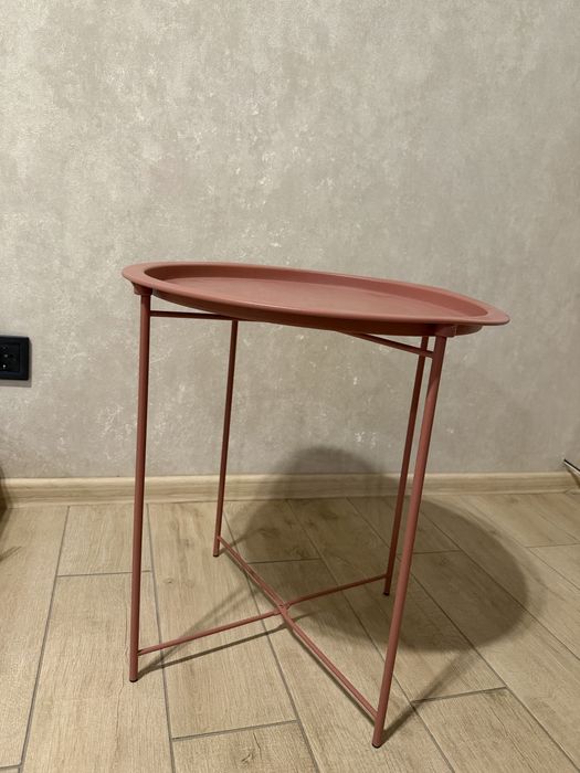 Столик маленький юск