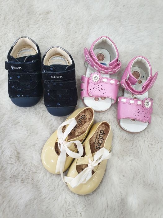 3 pares sapatinhos bebé