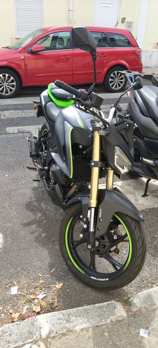 QJ SRK 125 -- Como nova!