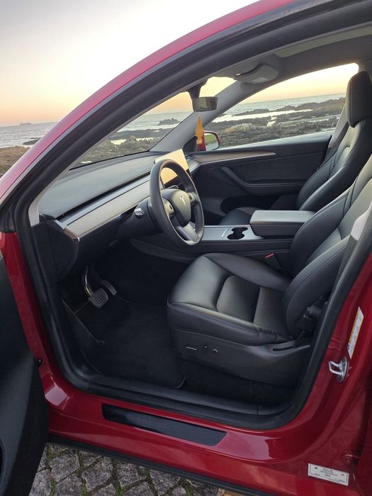 Tesla Model Y Long Range Dual Motor 4x4 IVA DEDUTÍVEL