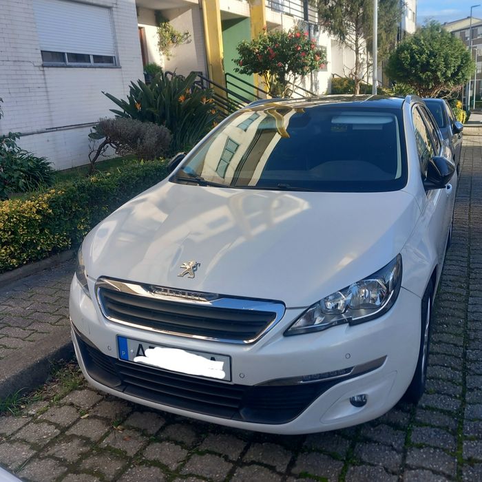 Pegeut 308 SW 2015 super económica