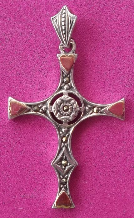 Cruz em Prata e Ouro