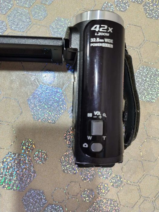 Відеокамера "Панасонік" в гарному стані.