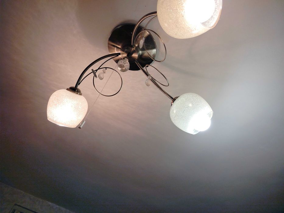 Lampa wiszaca na 3 klosze