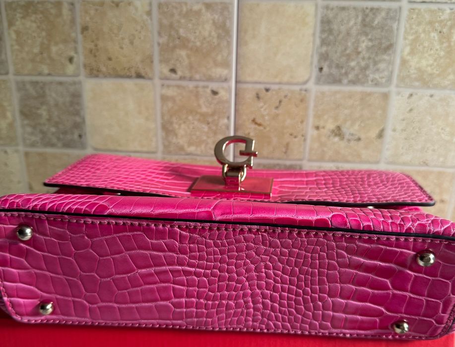 Mala Guess elegante Rosa