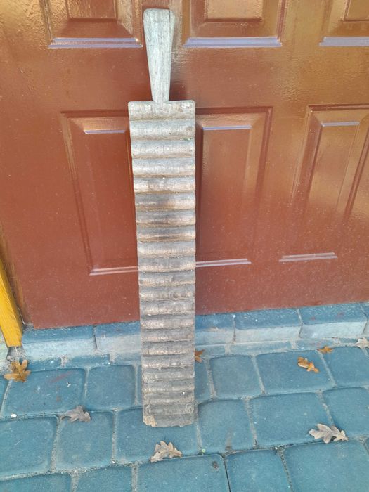 Deska antyk do układania strzechy