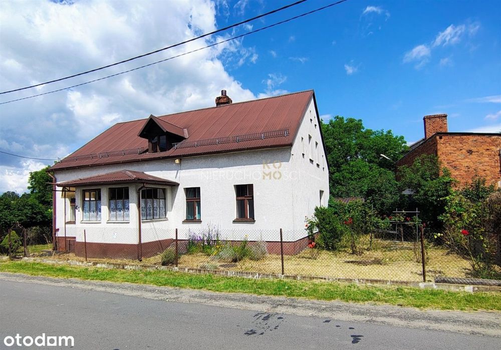 Wolnostojący dom z lat 30. Potencjał i przestrzeń!