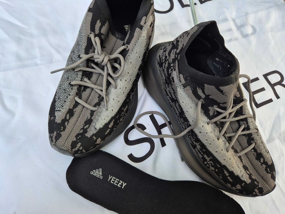 Чоловічі текстильні кросівки Adidas Yeezy Boost\27см