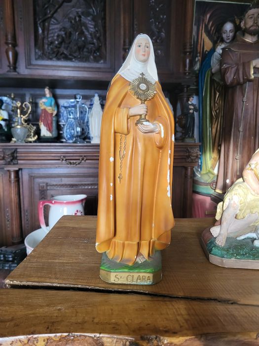 Stara figurka Święta Klara