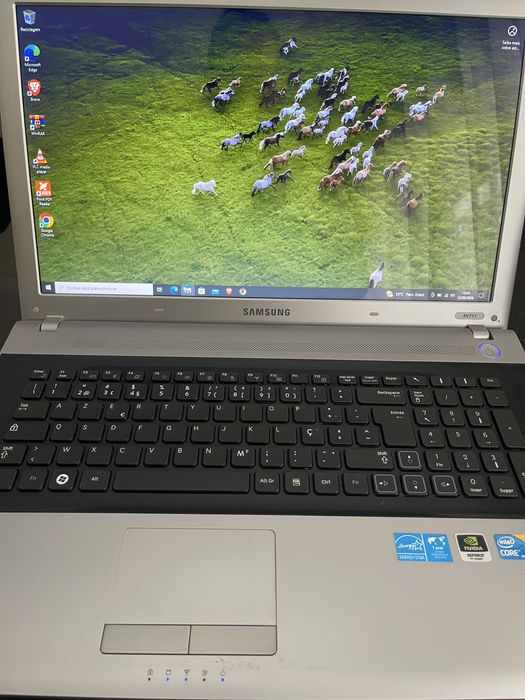 Samsung RV711 notebook