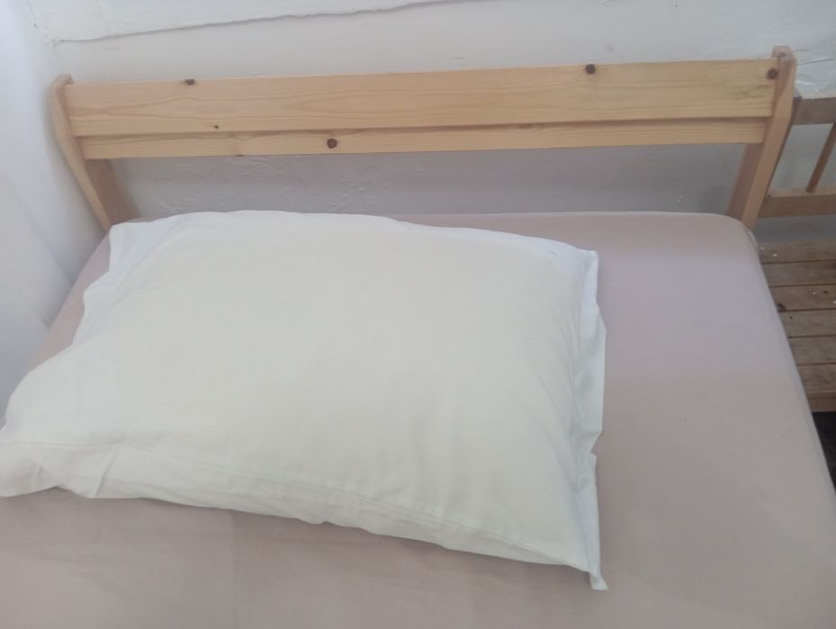 Cama ikea LUROY com colchão VESTMARKA