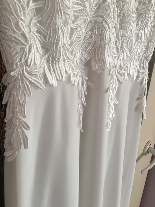 Suknia ślubna - prosta i lekka