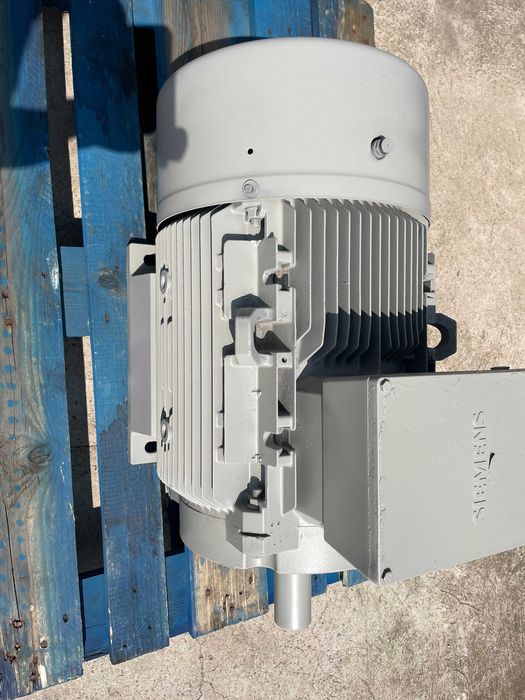 SIlnik elektryczny 37 kW 2980 obr SIEMENS