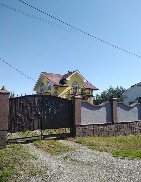 Зарічани ,чудовий будинок в затишному куточку